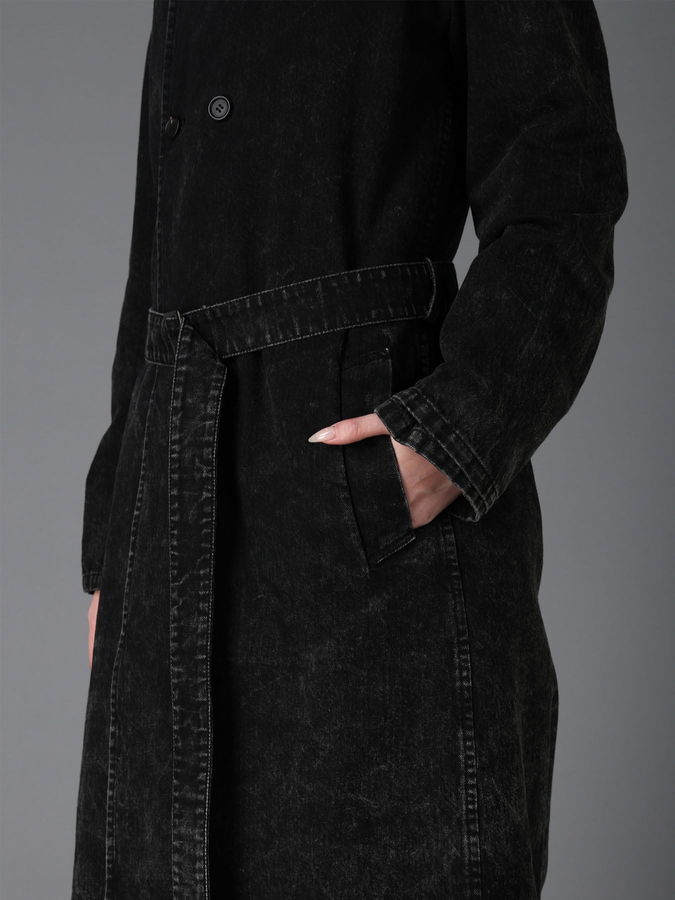 CHEMICAL BLEACHED DENIM DOUBLE LONG COAT(S Black): LIMI feu｜THE