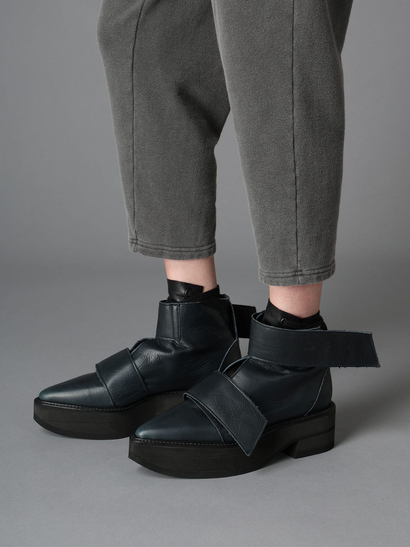 MATTE LEATHER+10-OUNCE DENIM 2-WAY BELTED LACE-UP ANKLE BOOTS