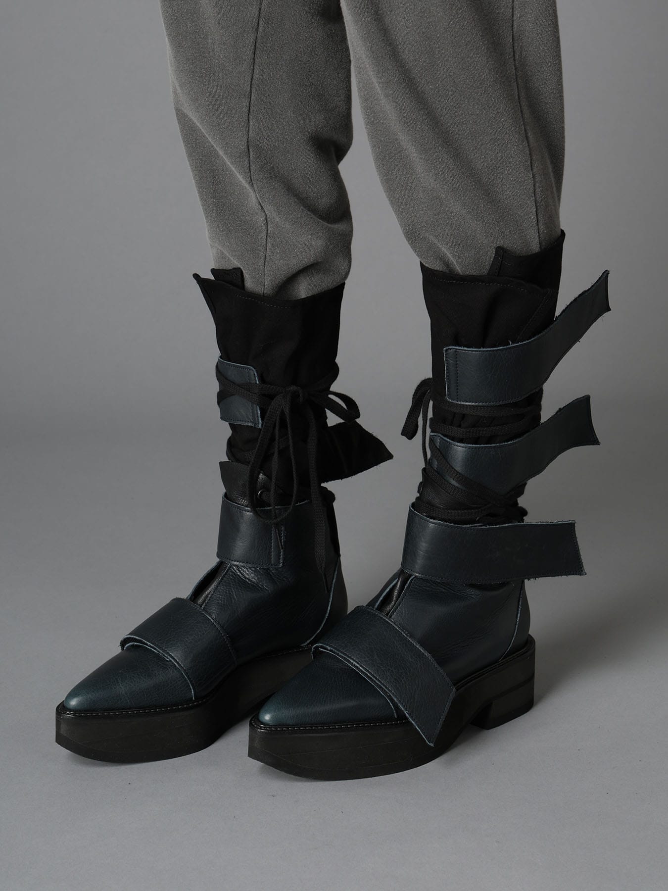 MATTE LEATHER+10-OUNCE DENIM 2-WAY BELTED LACE-UP ANKLE BOOTS