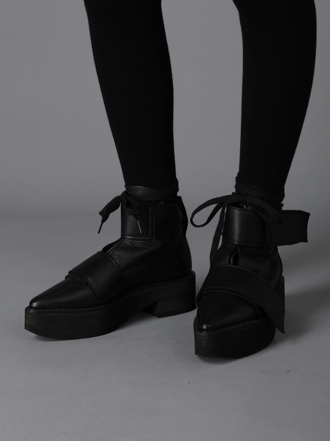 MATTE LEATHER+10-OUNCE DENIM 2-WAY BELTED LACE-UP ANKLE BOOTS