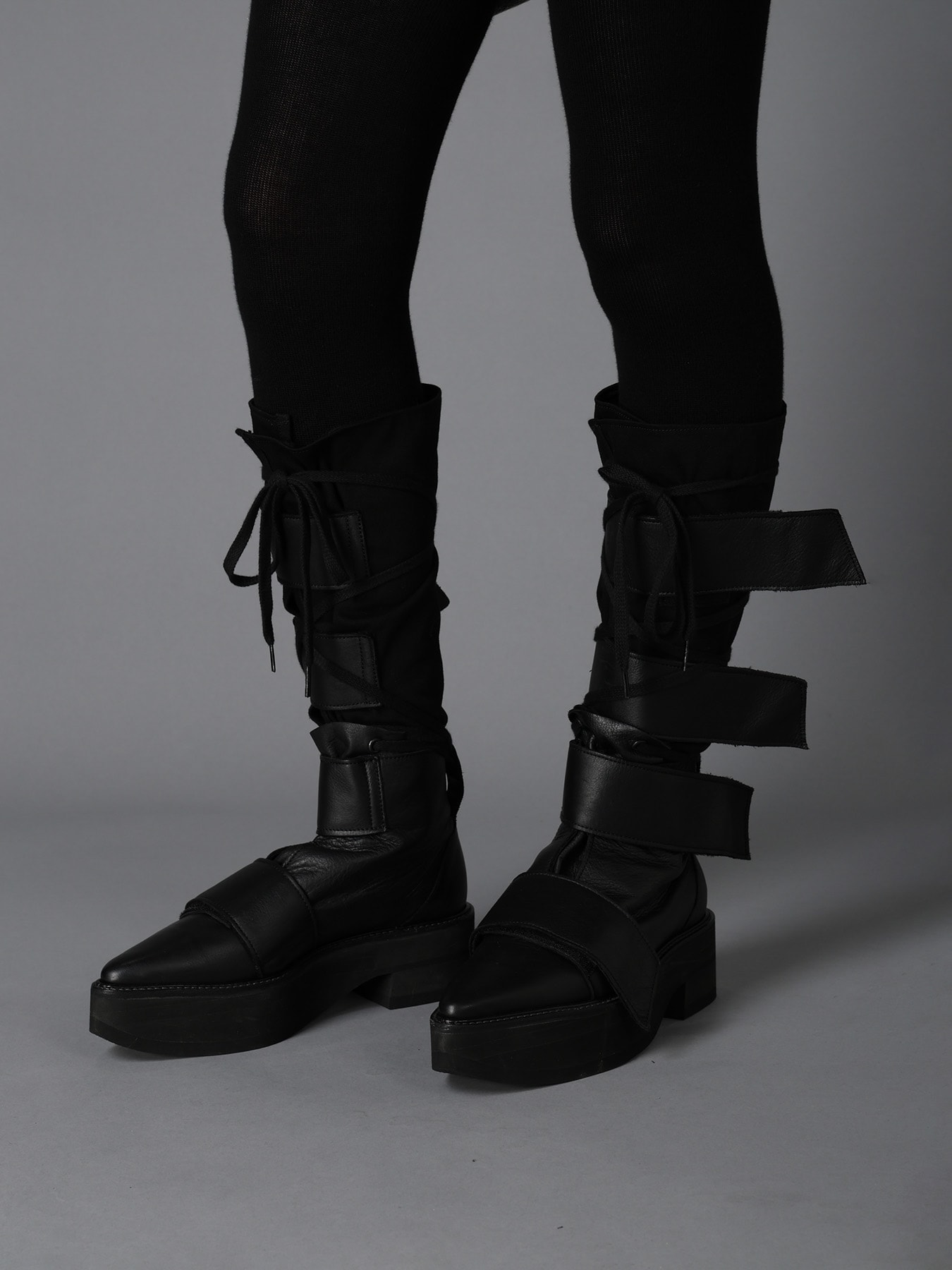 MATTE LEATHER+10-OUNCE DENIM 2-WAY BELTED LACE-UP ANKLE BOOTS