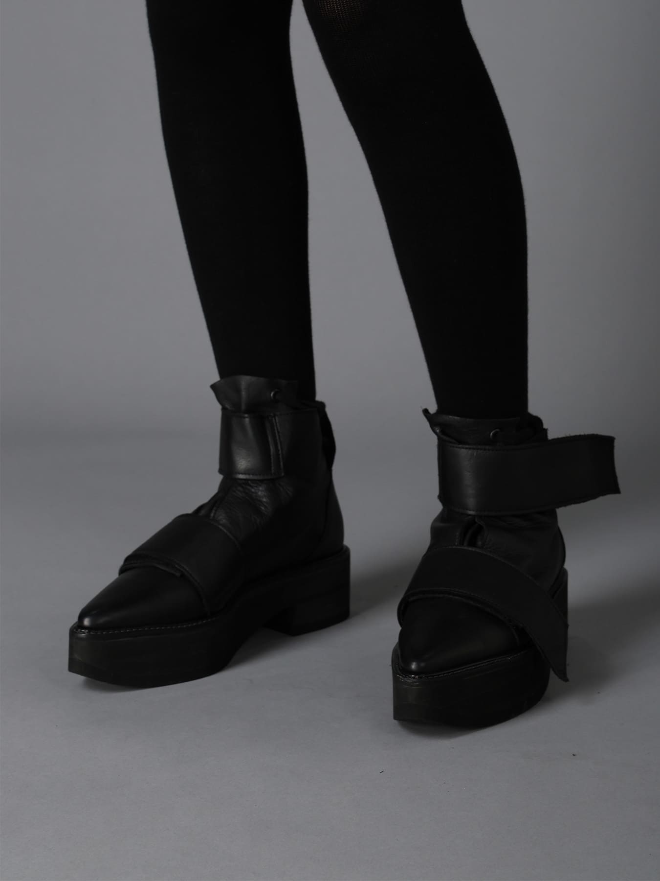 MATTE LEATHER+10-OUNCE DENIM 2-WAY BELTED LACE-UP ANKLE BOOTS