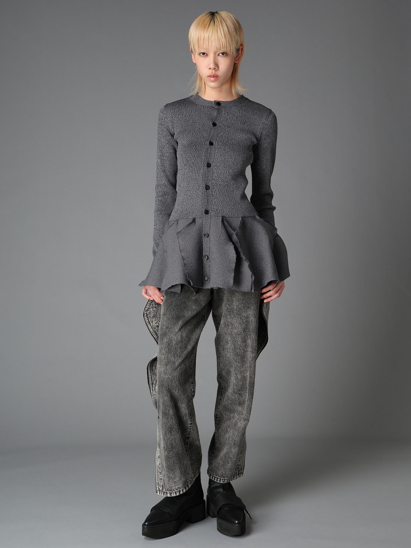 HIGH-GAUGE 3D KNIT FRILLED CARDIGAN