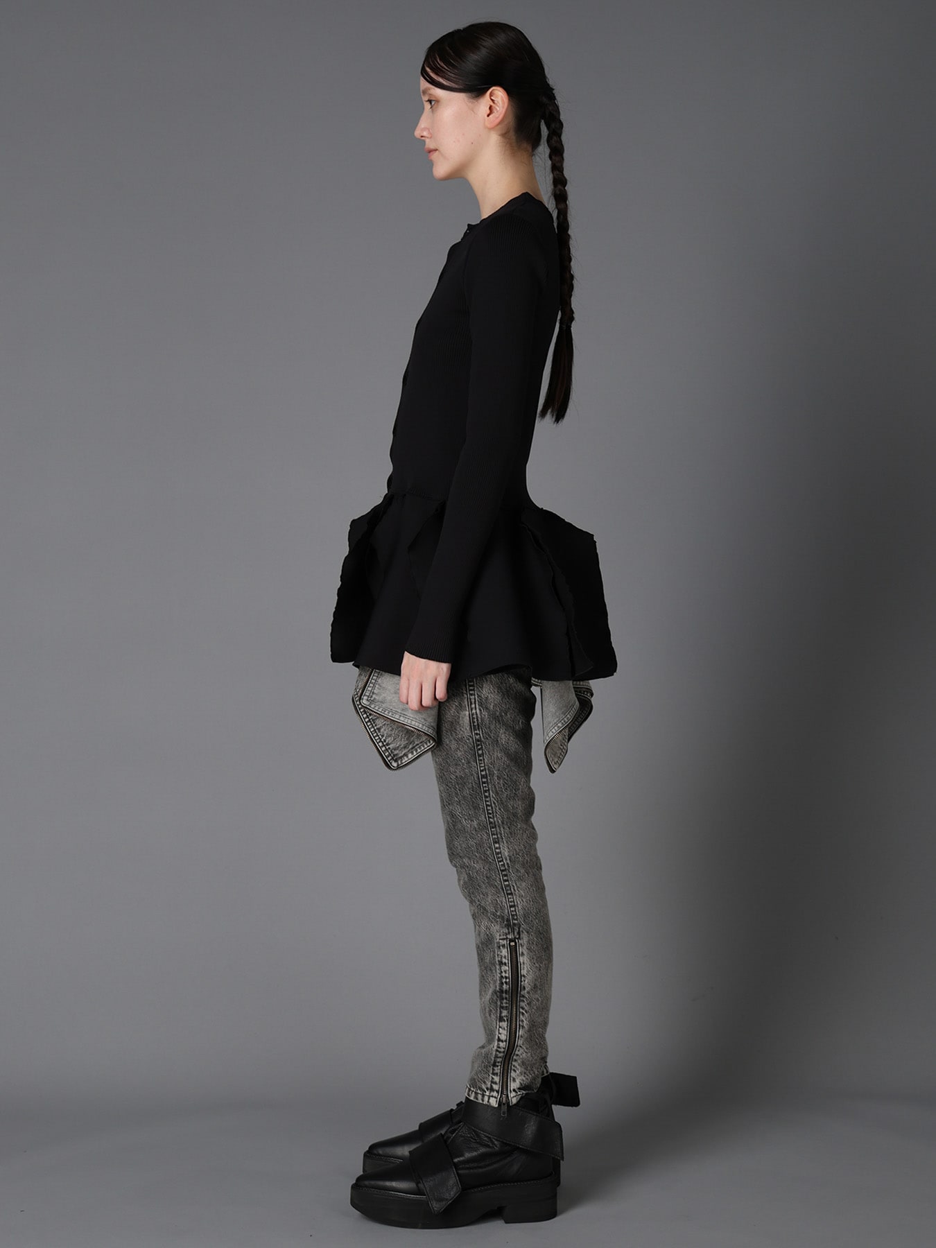 HIGH-GAUGE 3D KNIT FRILLED CARDIGAN