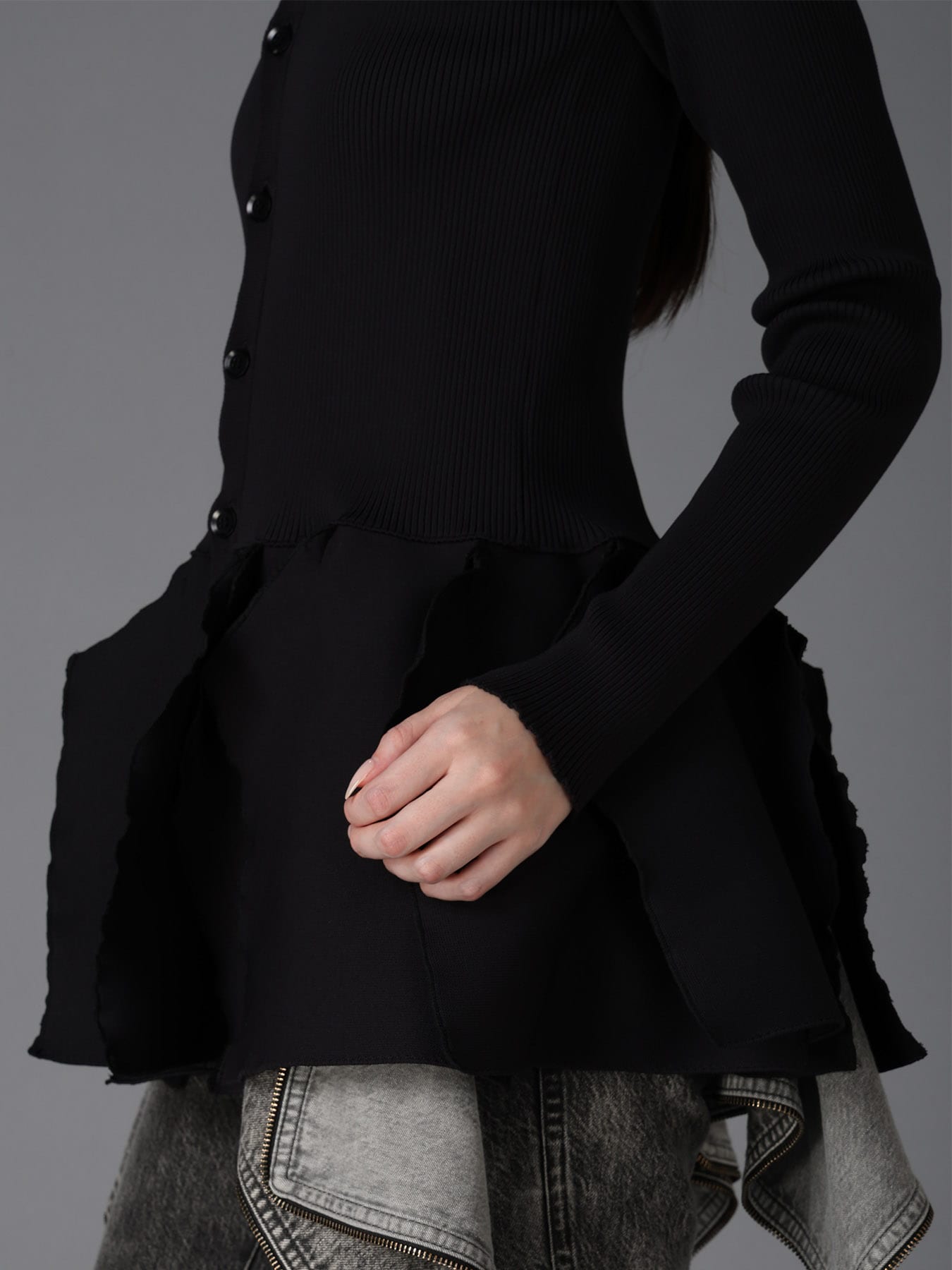 HIGH-GAUGE 3D KNIT FRILLED CARDIGAN