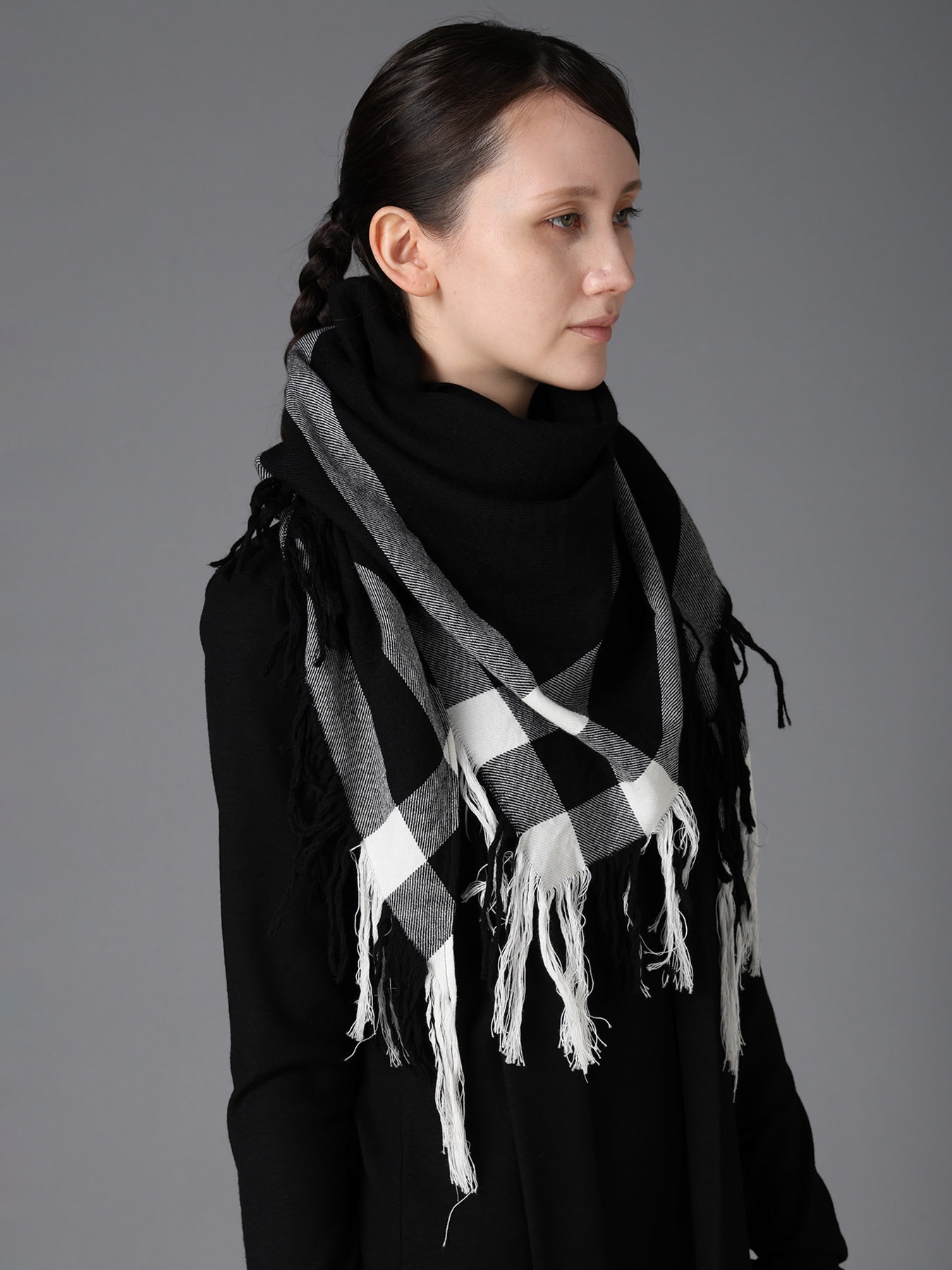 CHECKED SERGE TRIANGLE SHAWL