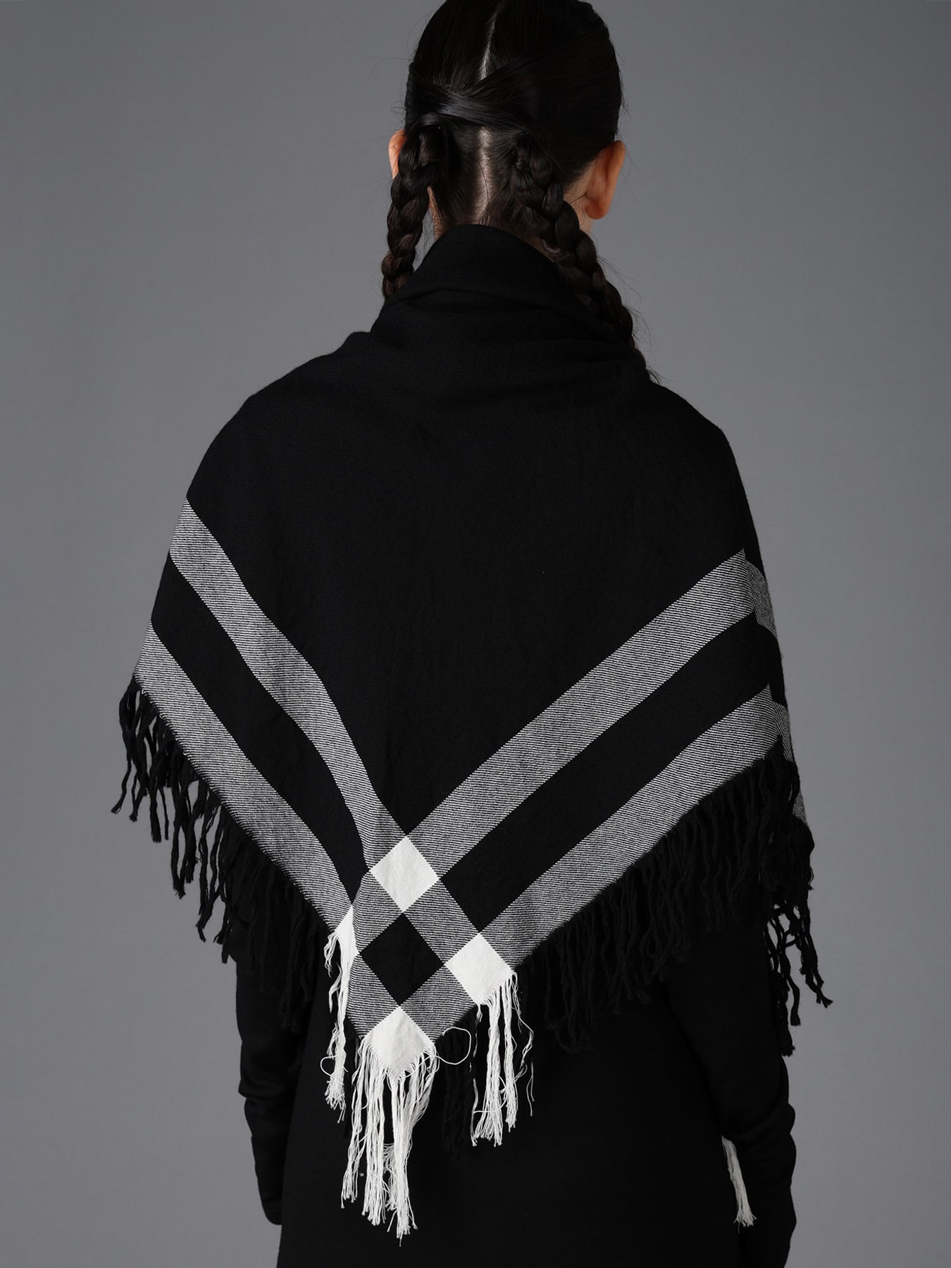 CHECKED SERGE TRIANGLE SHAWL
