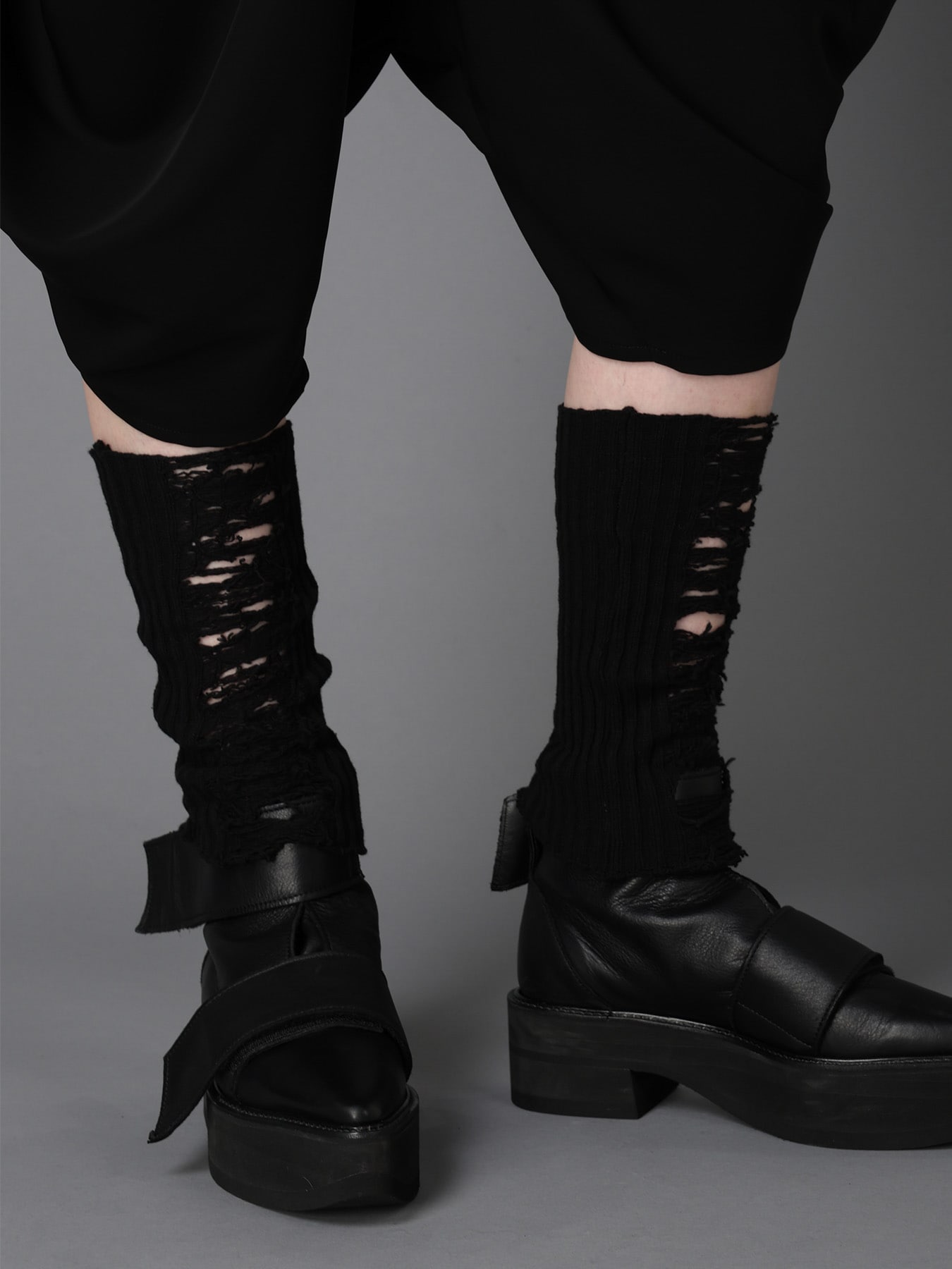W/ CRUSHED RIB DISTRESSED LEG WARMERS