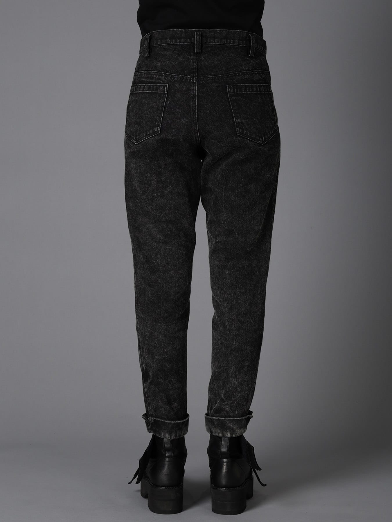 CHEMICAL BLEACHED DENIM CUFFED PANTS
