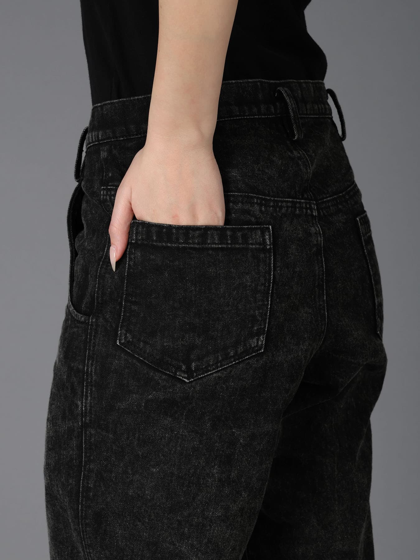 CHEMICAL BLEACHED DENIM CUFFED PANTS