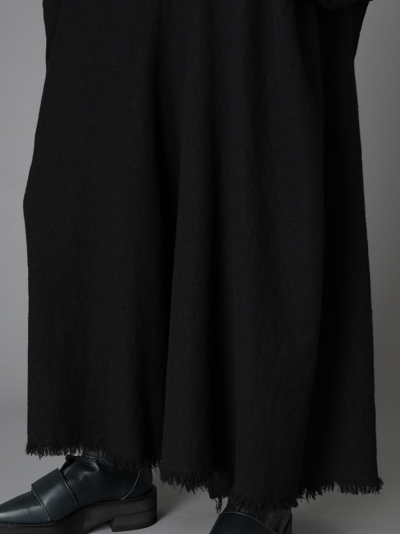 LIGHT SERGE A DRAPED POCKET SAILOR PANTS