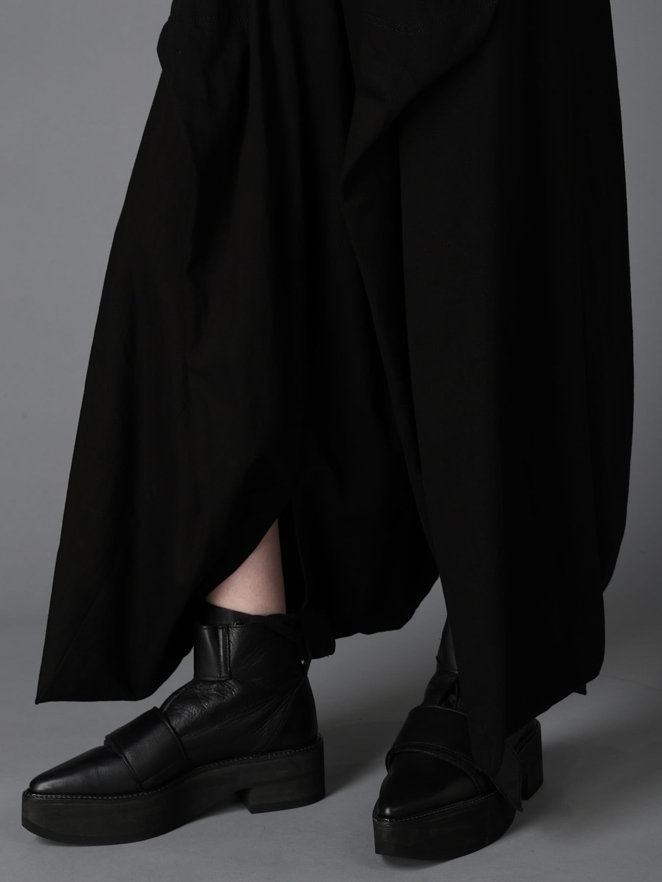 BK DENIM HEM PANTS