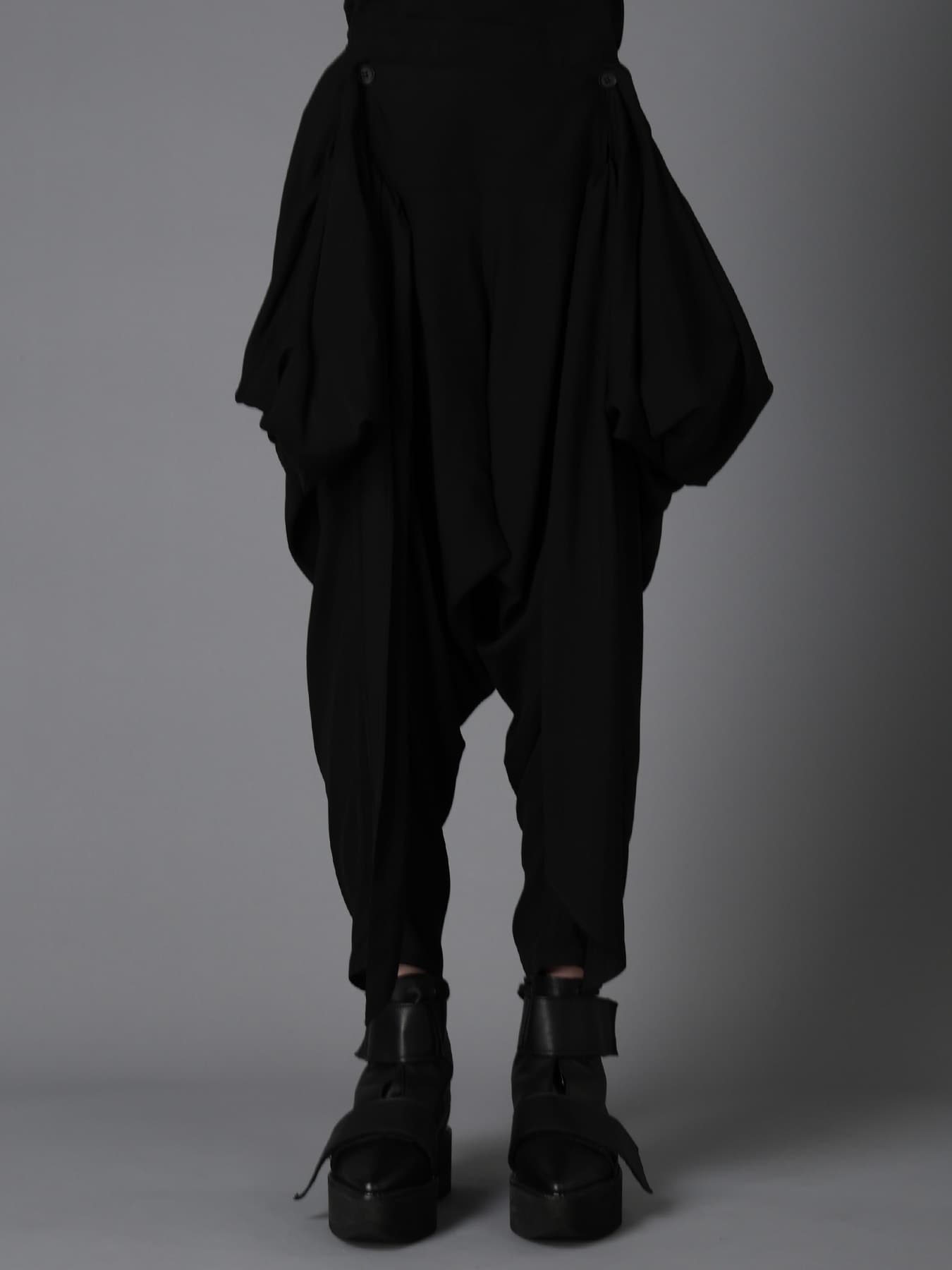 HIGH TWIST GABARDINE DRAPED PANTS