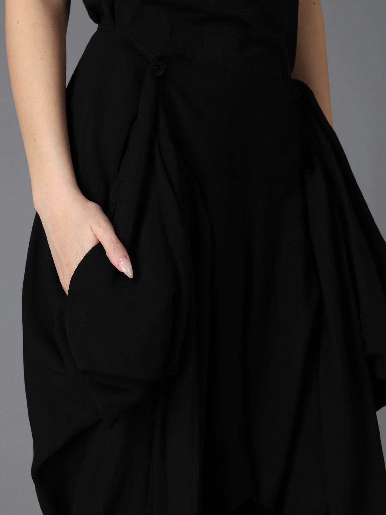 HIGH TWIST GABARDINE DRAPED PANTS