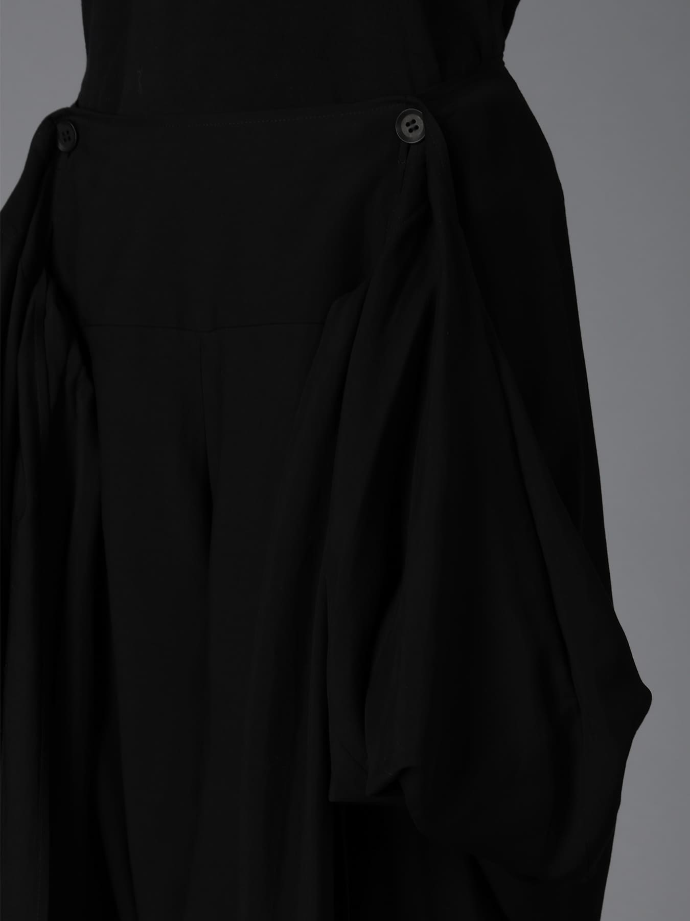 HIGH TWIST GABARDINE DRAPED PANTS