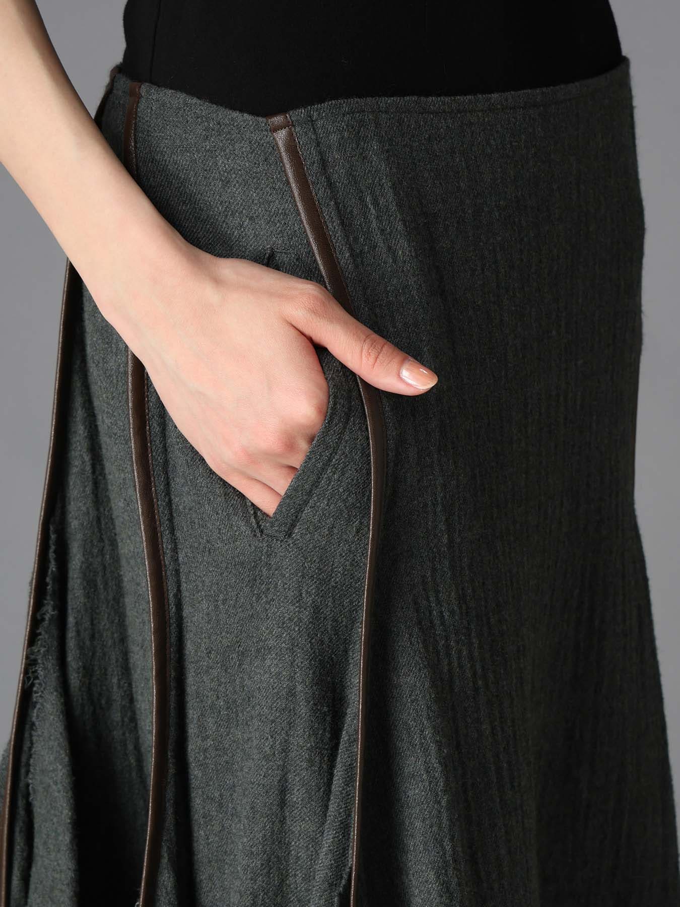 W/ VIYELLA FLARED PANEL SKIRT