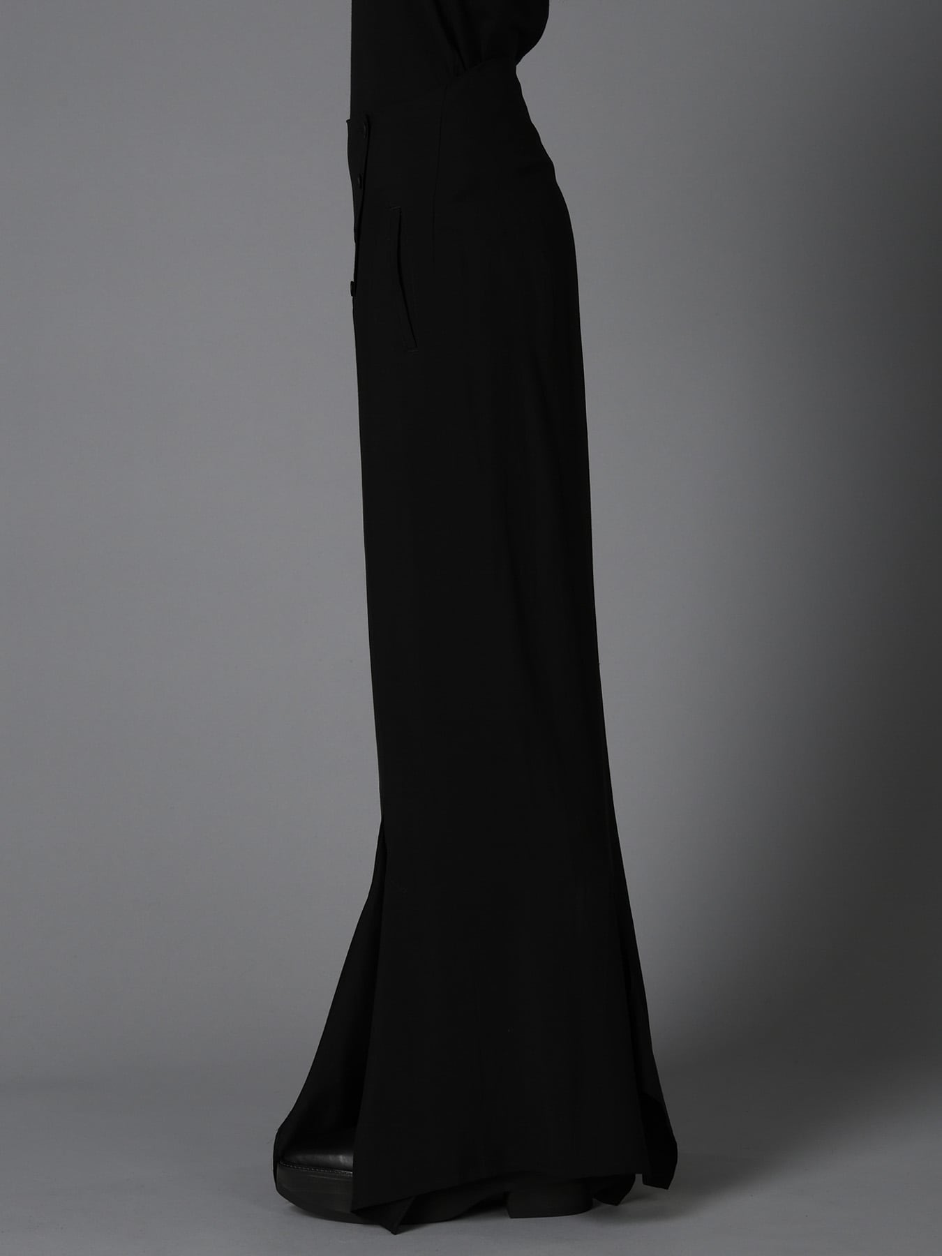 HIGH TWIST GABARDINE FLARED PANEL PENCIL SKIRT