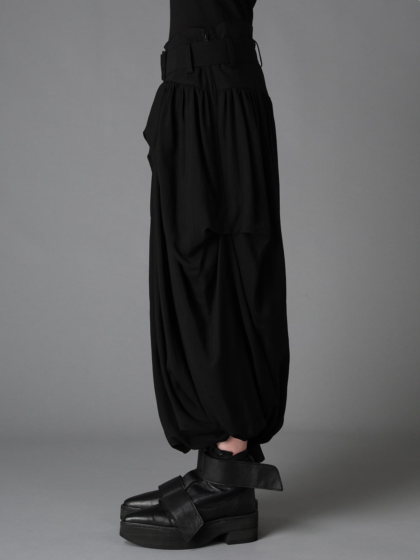 HIGH TWIST GABARDINE BELTED BALLOON SKIRT