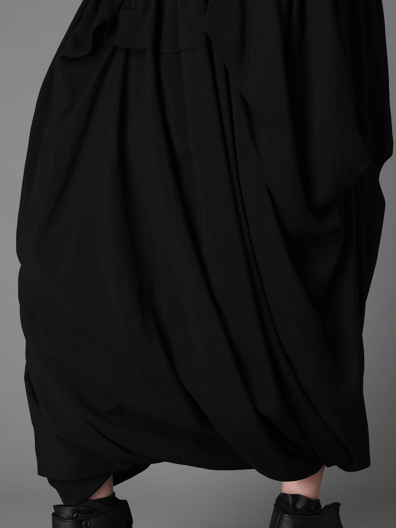 HIGH TWIST GABARDINE BELTED BALLOON SKIRT