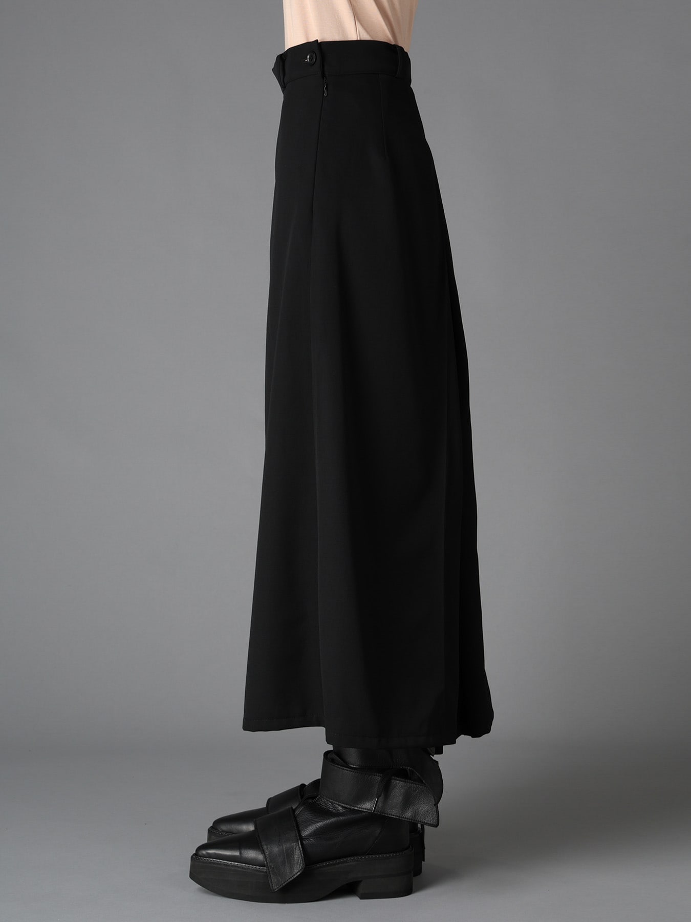 WOOL GABARDINE  BACK SLIT SKIRT