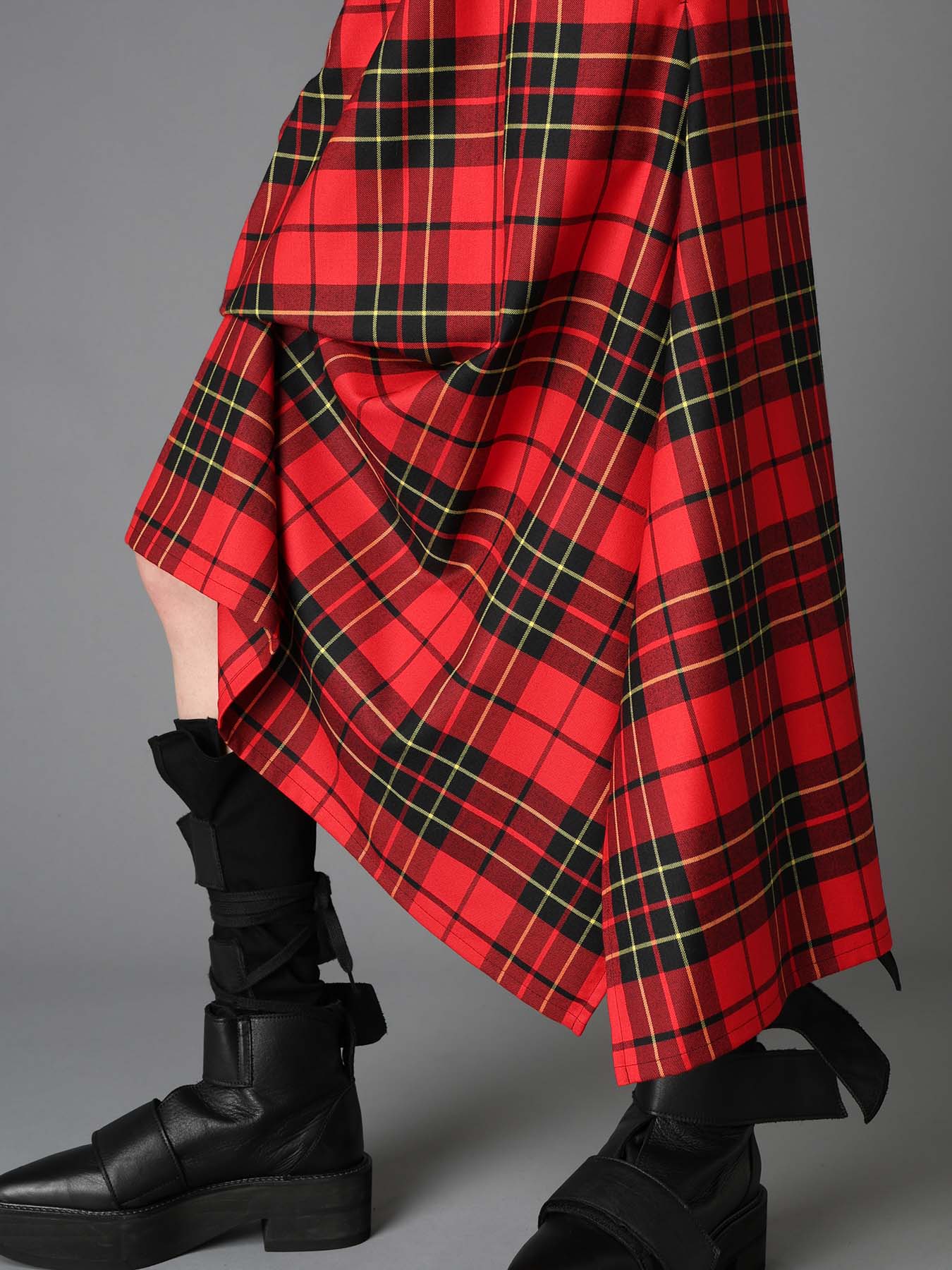 RED TARTAN IRREGULAR HEM LINE SKIRT