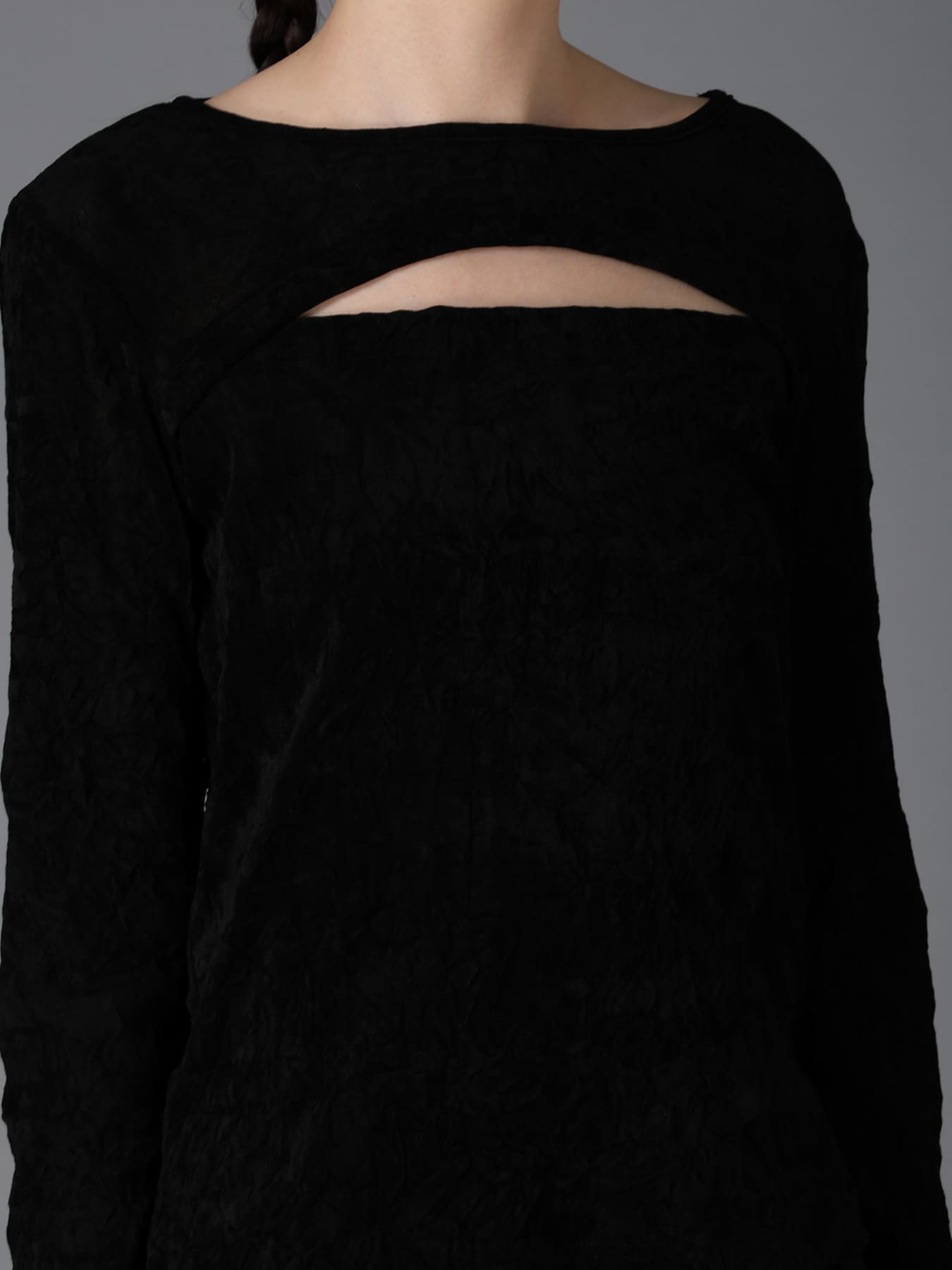 FLOCKED TULLE SLIT CHEST LONG SLEEVE T