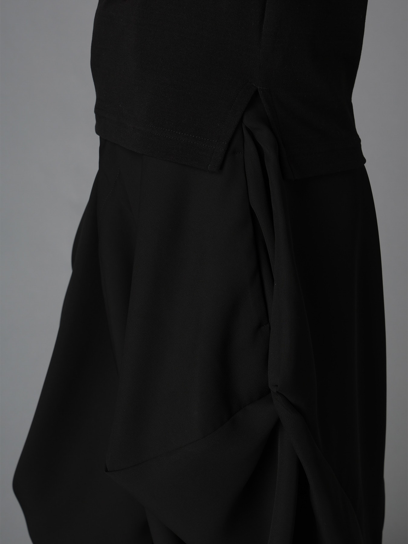 BRUSHED STRETCH JERSEY SLIT CHEST LONG SLEEVE T