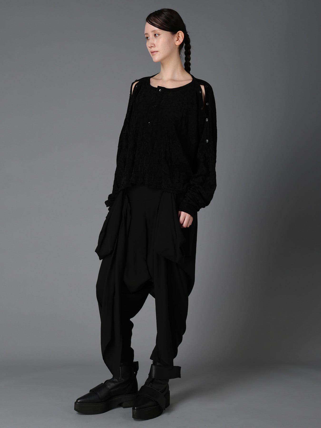 FLOCKED TULLE SHOULDER OPEN SHORT T