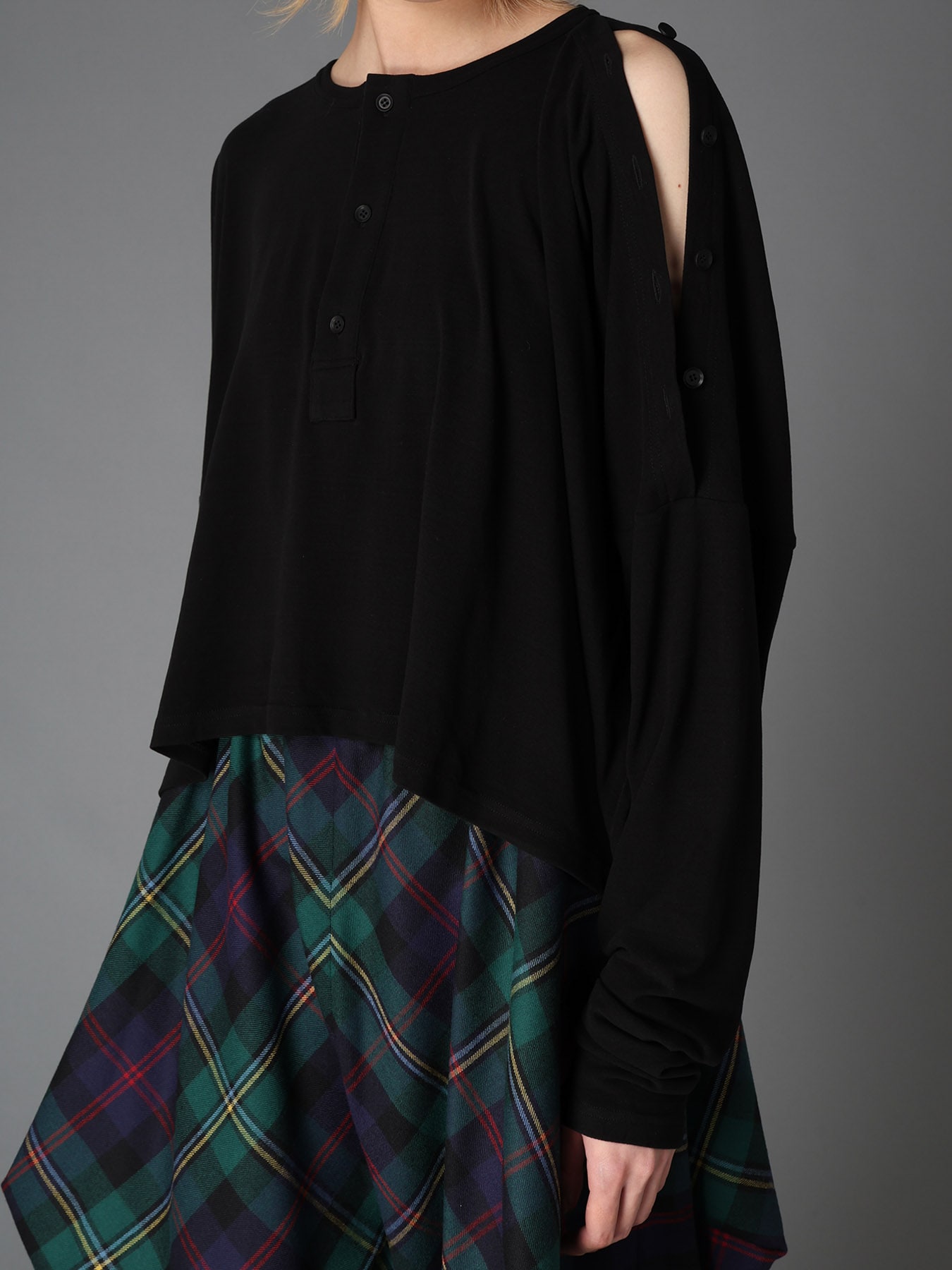 BRUSHED STRETCH JERSEY SHOULDER OPEN SHORT T