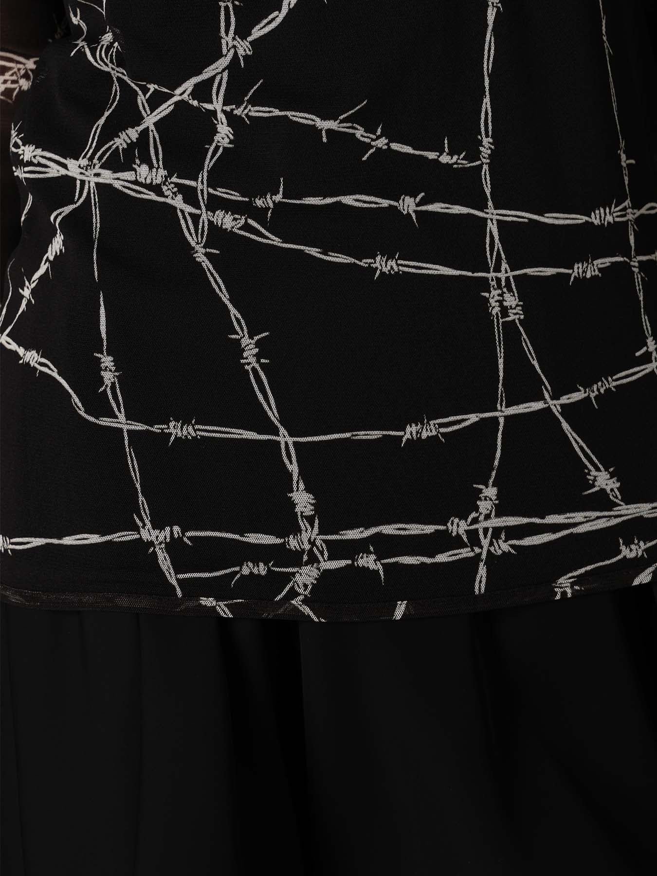 BARBED WIRE PRINT TURTLE NECK T