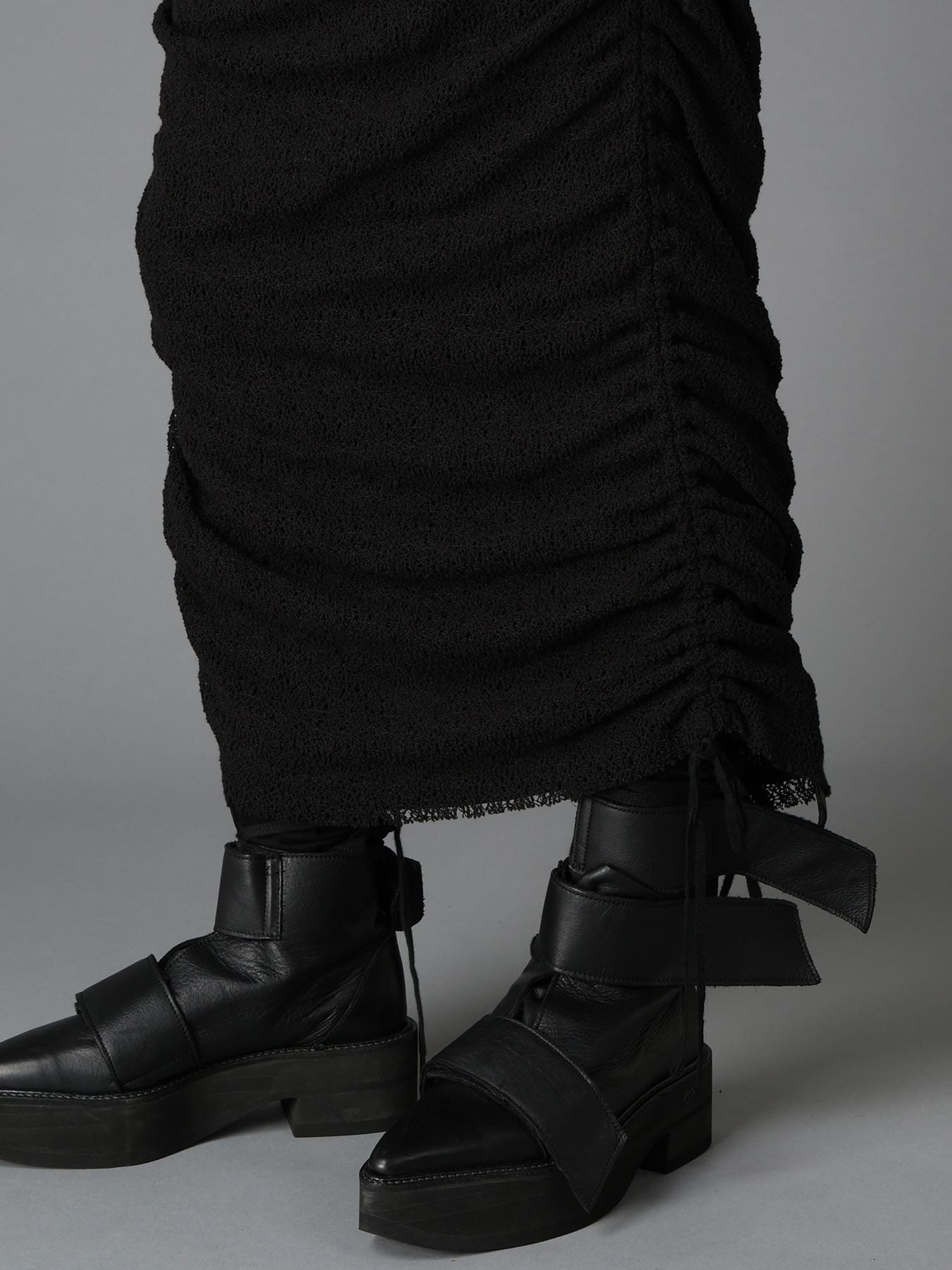 LACE+RIB KNIT GATHERED SLIM FIT DRESS