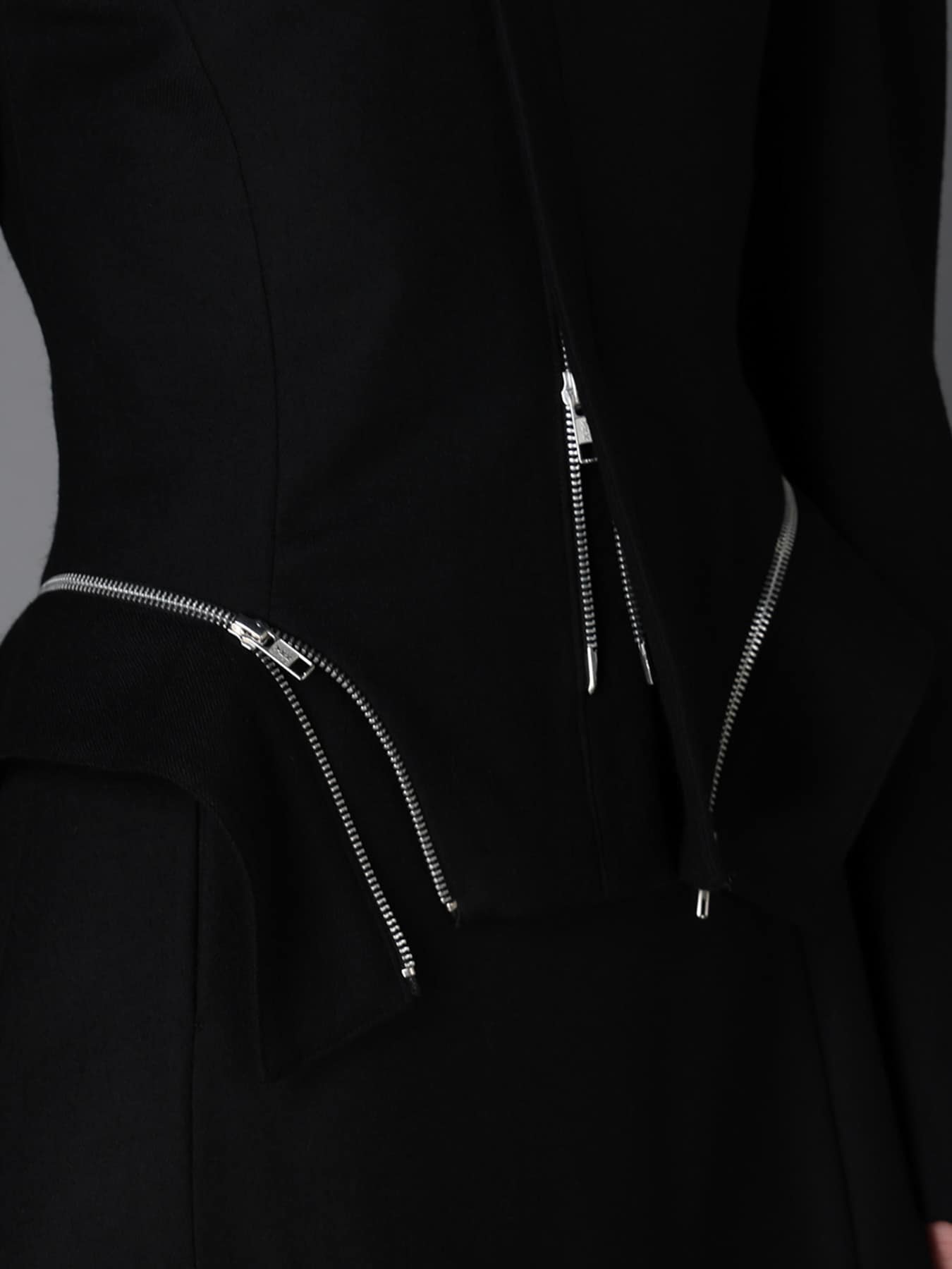 W/ SERGE  ZIP PANEL BLOUSON