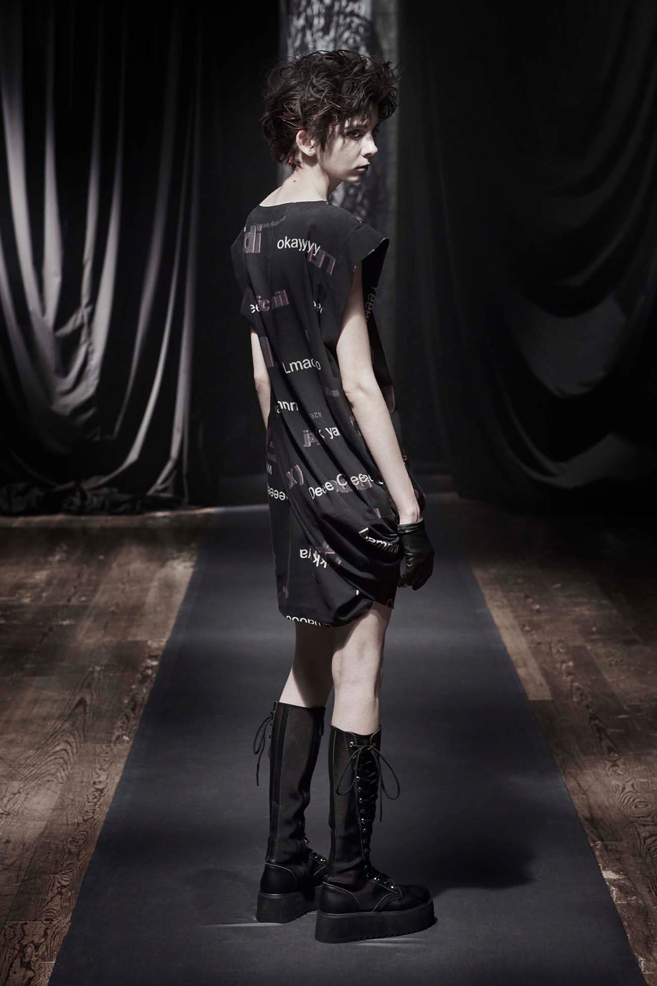 Net Slang Print B Cross Side Dress(S Black): Vintage 1.1｜THE SHOP 