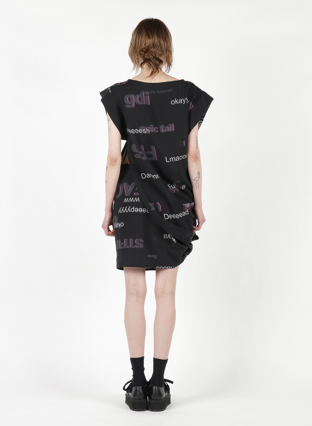 Net Slang Print B Cross Side Dress(S Black): Vintage 1.1｜THE SHOP