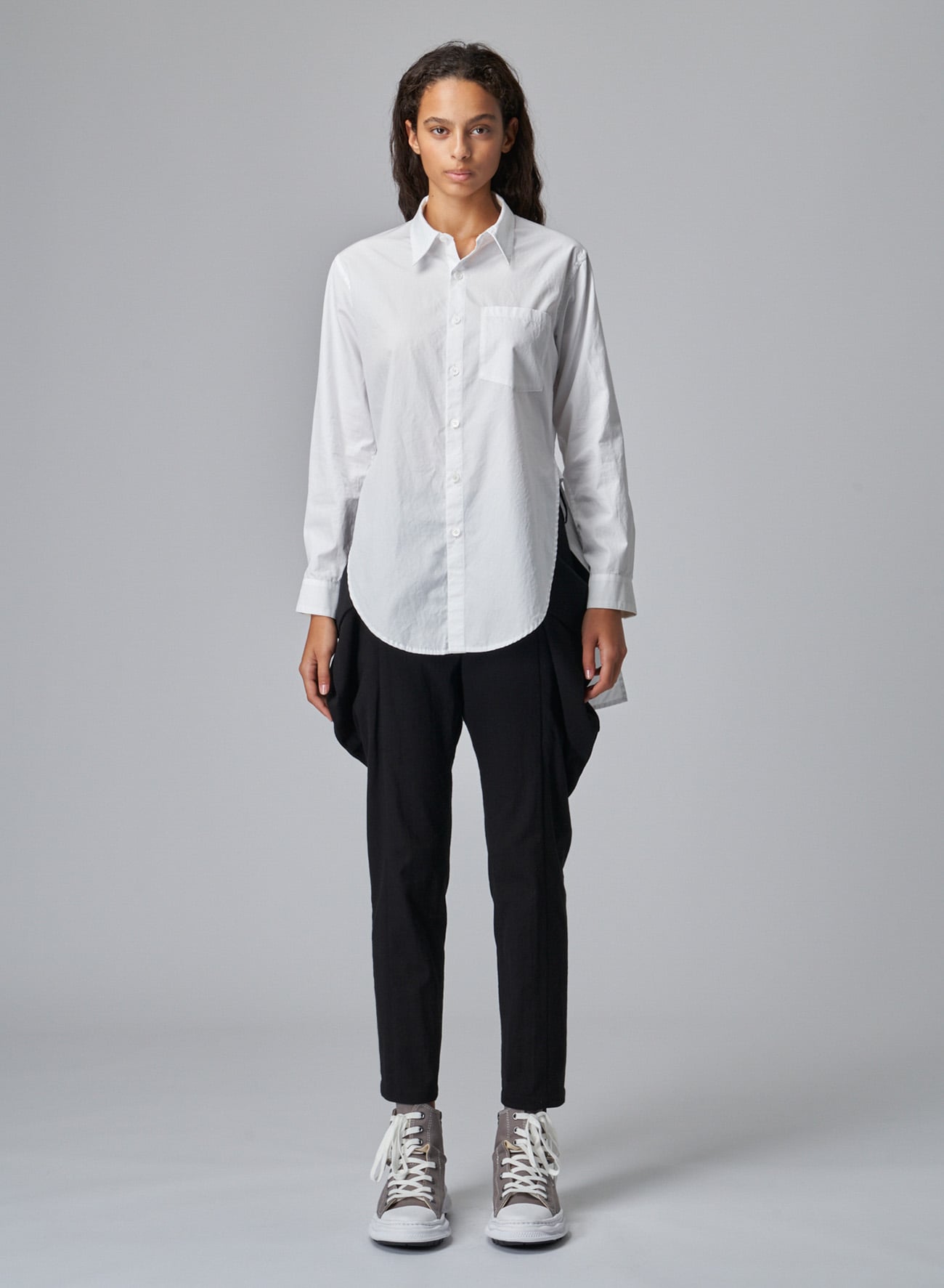C/BROAD FRONT SLEEVE CURVE SHIRT