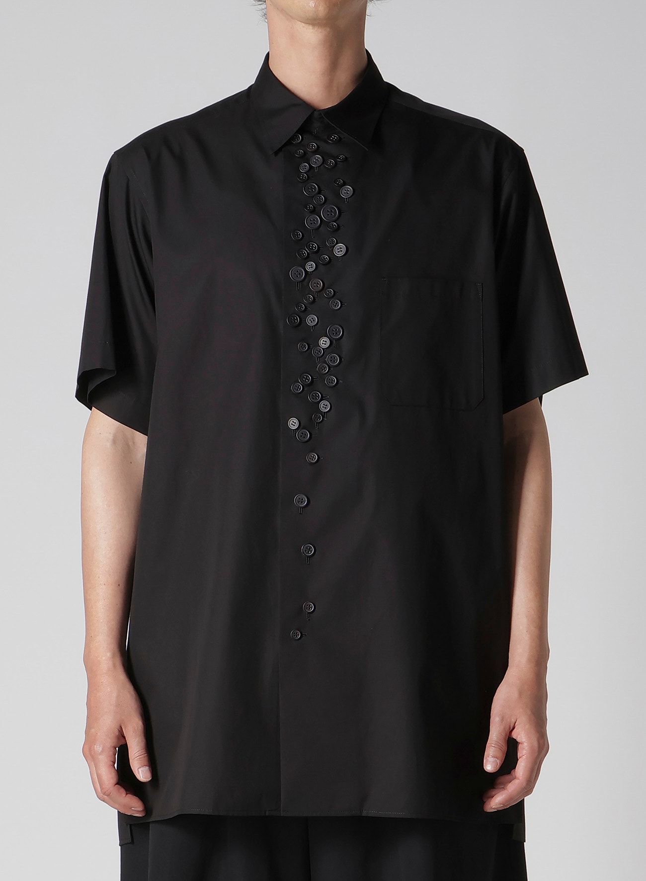 100/2 BROAD SHORT SLEEVE SHIRT WITH MANY BUTTONS
