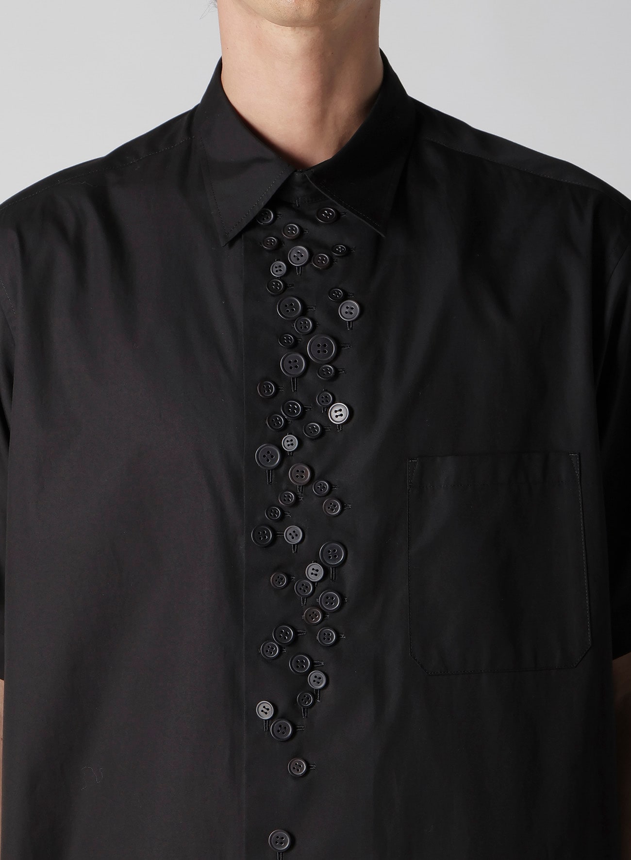 100/2 BROAD SHORT SLEEVE SHIRT WITH MANY BUTTONS