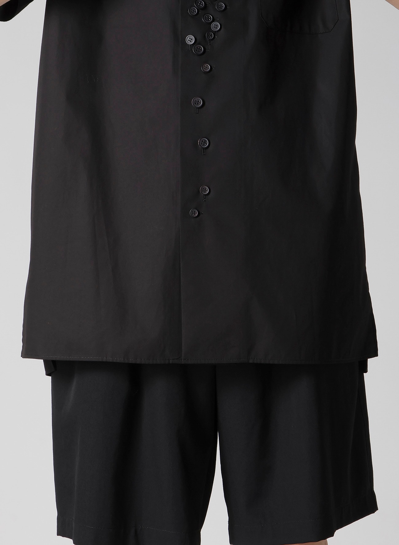 100/2 BROAD SHORT SLEEVE SHIRT WITH MANY BUTTONS