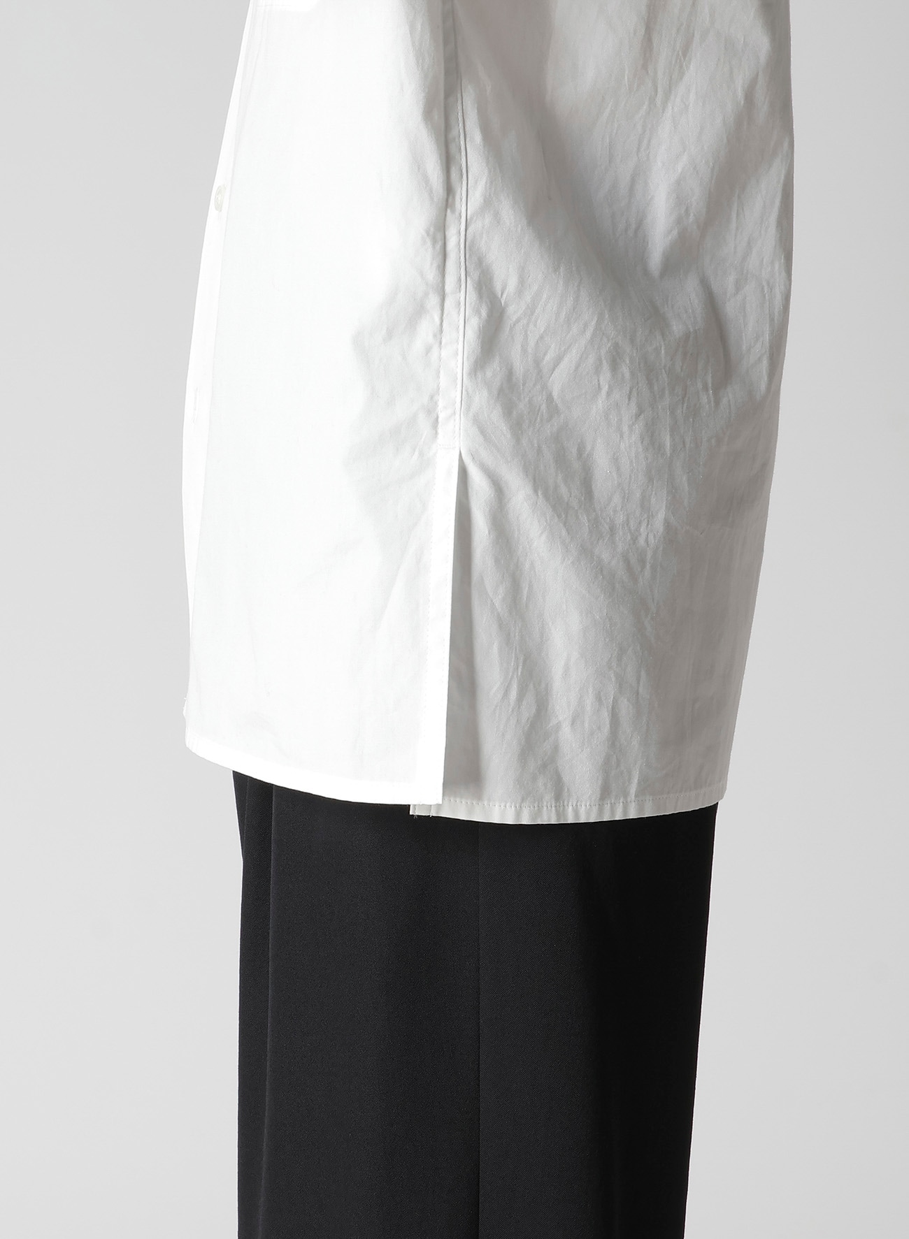 80/2 BROAD CHEST-PANELED STAND-COLLAR BLOUSE