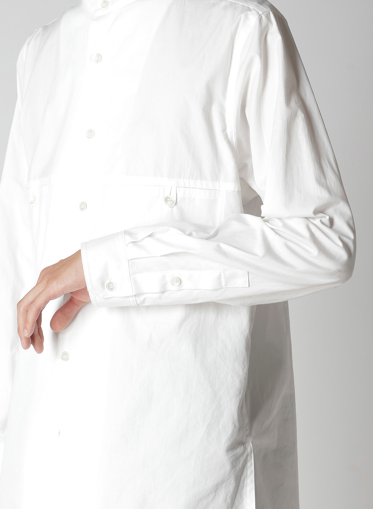 80/2 BROAD CHEST-PANELED STAND-COLLAR BLOUSE