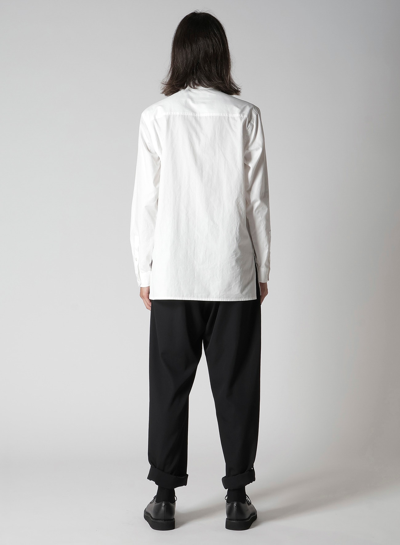 80/2 BROAD CHEST-PANELED STAND-COLLAR BLOUSE