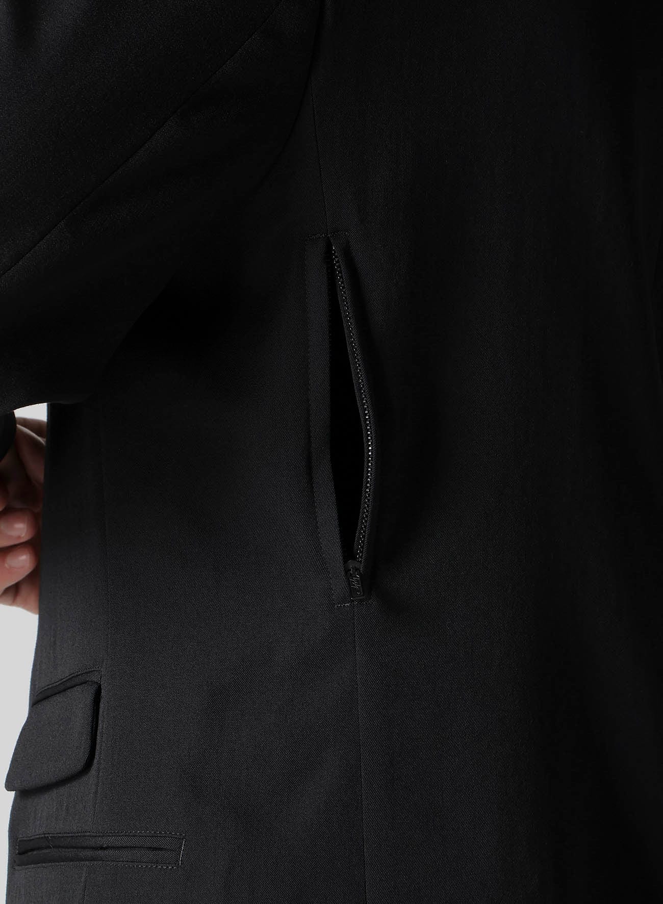 WOOL GABARDINE PEACKED LAPEL 2-BUTTON JACKET