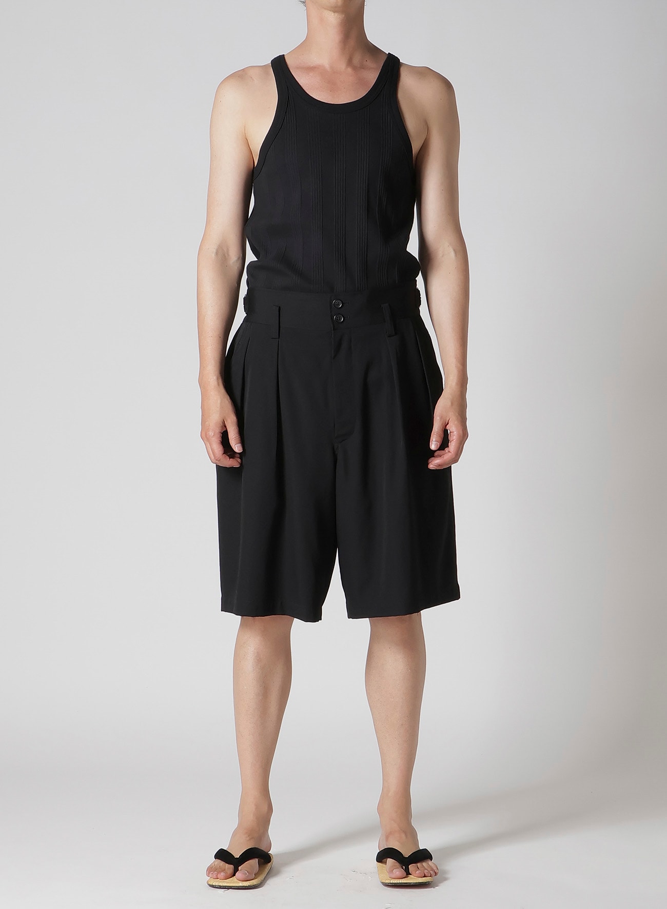 WOOL GABARDINE SHORT PANTS