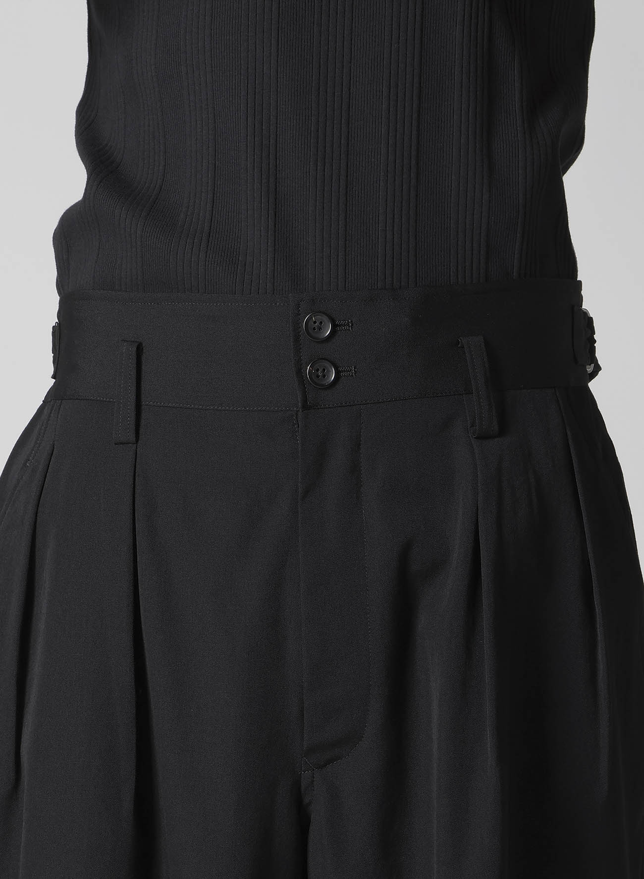 WOOL GABARDINE SHORT PANTS