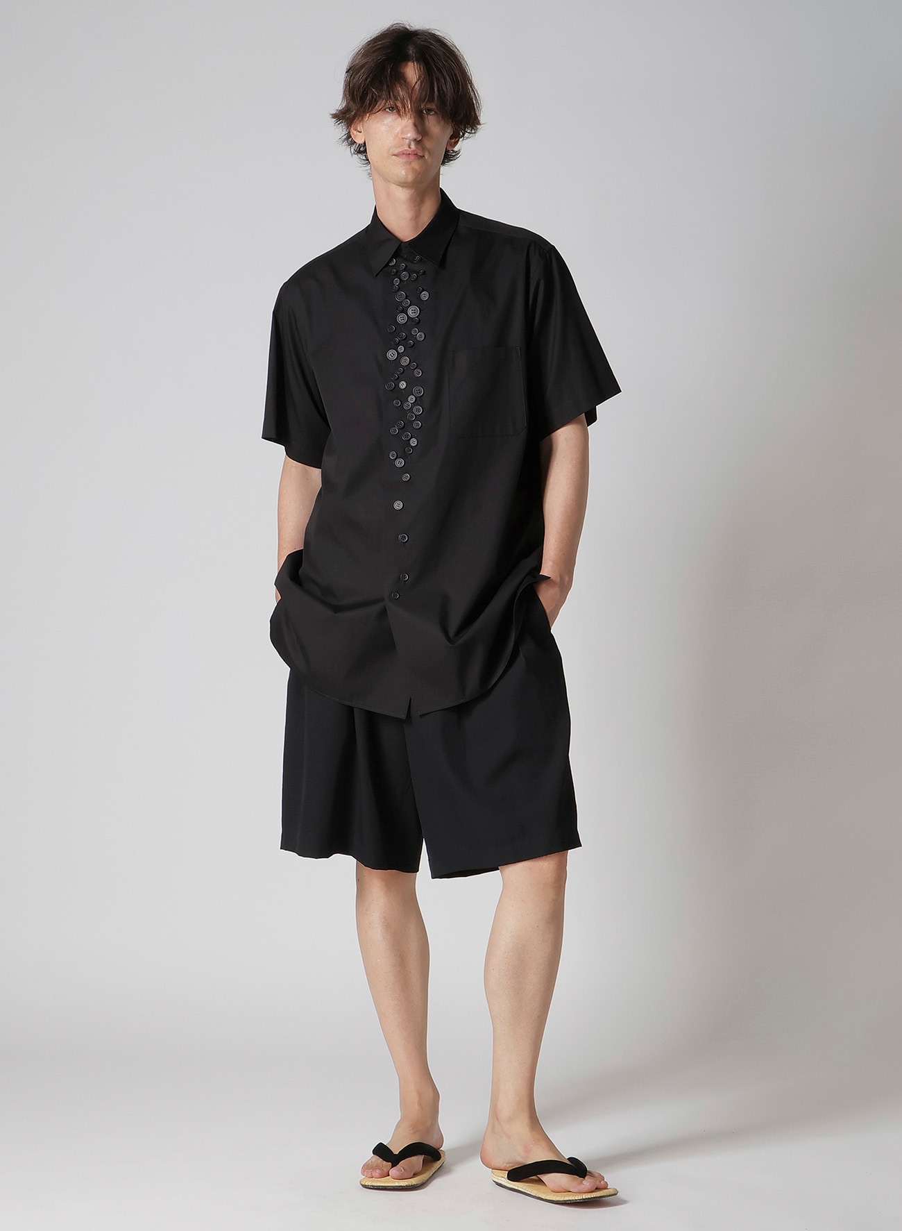 WOOL GABARDINE SHORT PANTS