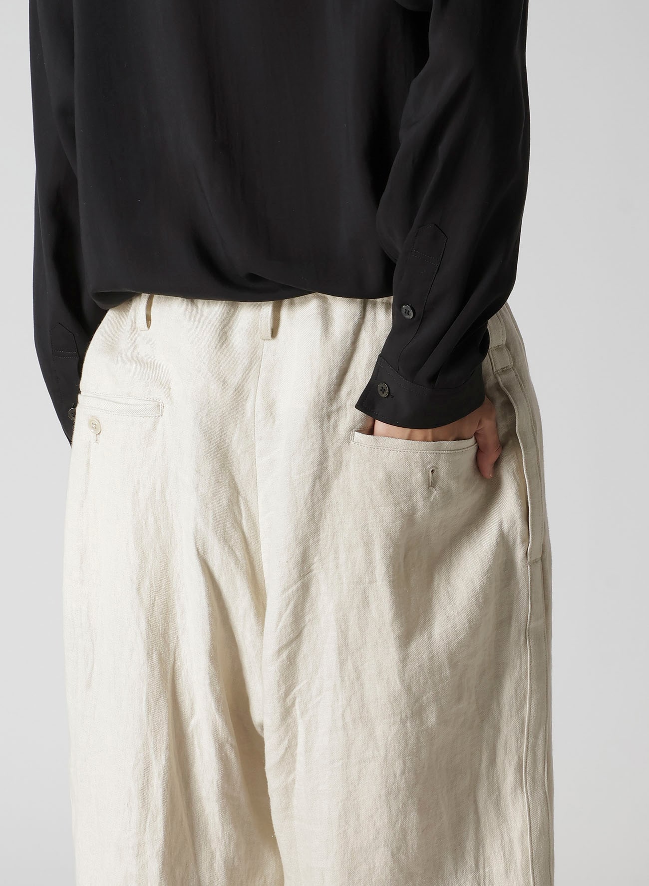 UN-DYED LINEN TWILL SIDE TAPE PANTS