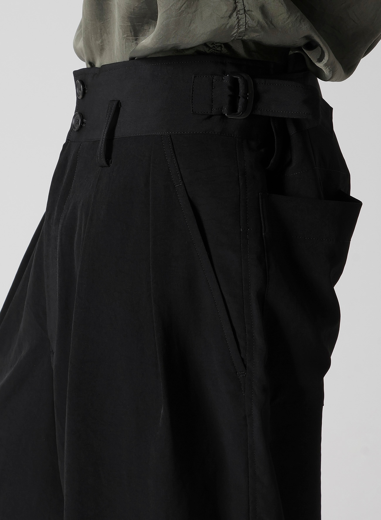 TA TUXEDO SHORT PANTS