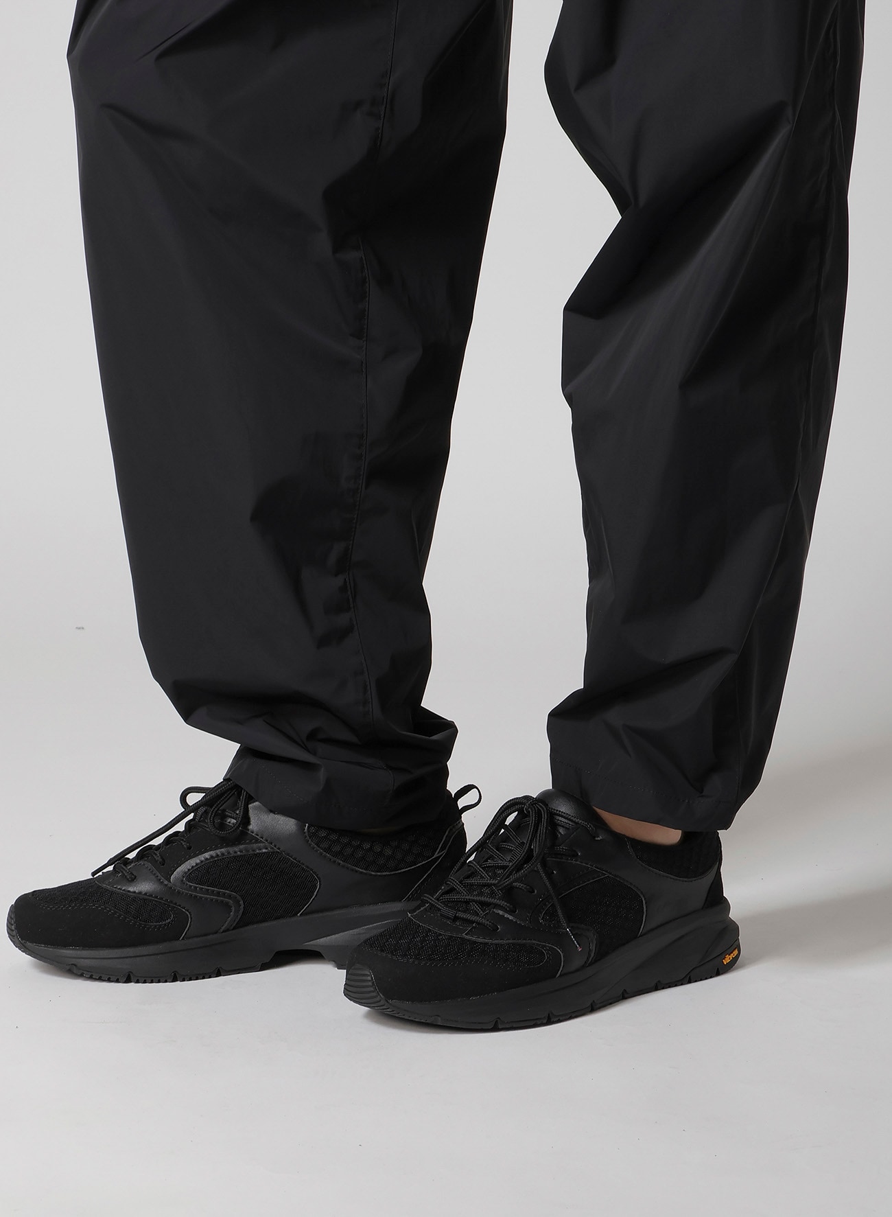 NYLON TAFFETA SIDE ZIP PANTS