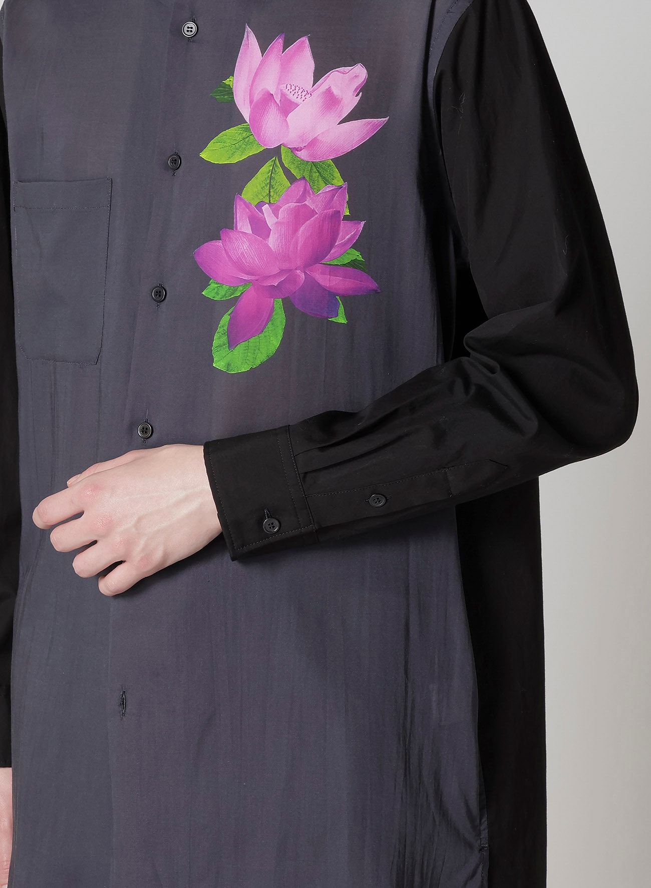DOUBLE-COLLAR SHIRT IN BROAD AND CELLULOSE GRAY LOTUS
