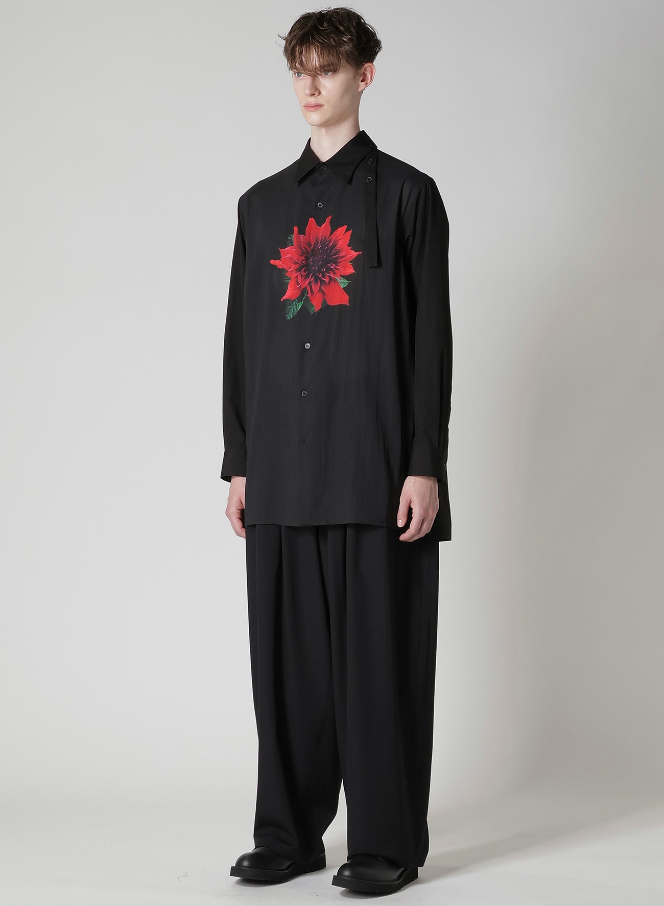 OVERSIZED SILHOUETTE SHIRT IN BROAD AND CELLULOSE BLACK DAHLIA